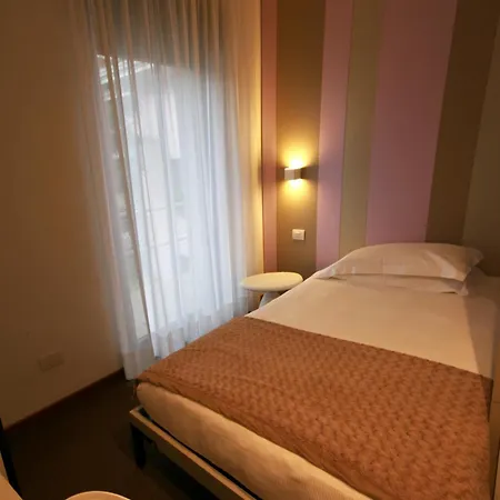 Hotel Garnì Villa Maria Riva del Garda Esterno foto